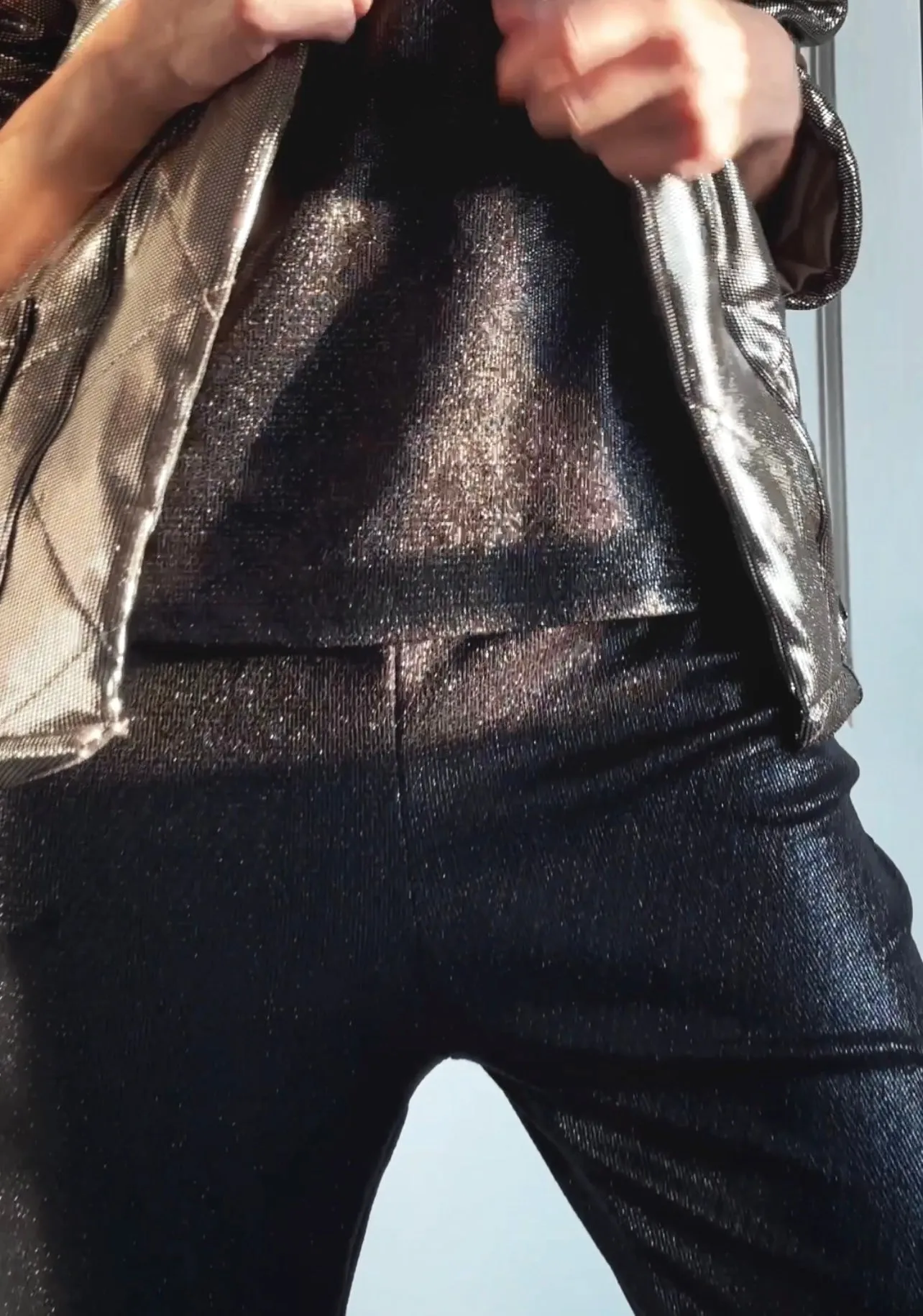 LOOSE COATED GLITTER PANTS - BLACK