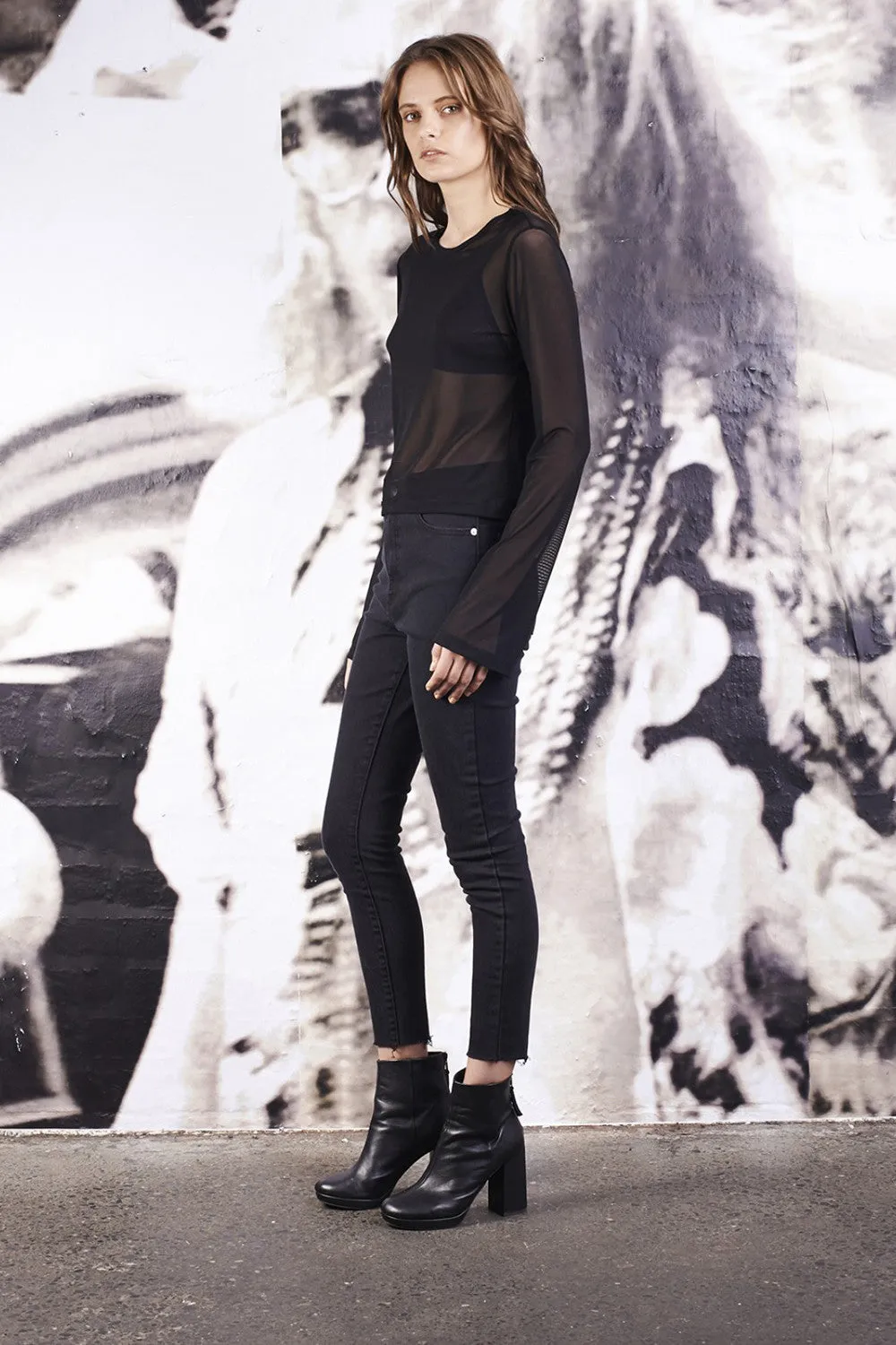 Magic Mesh Flared Crew - Black