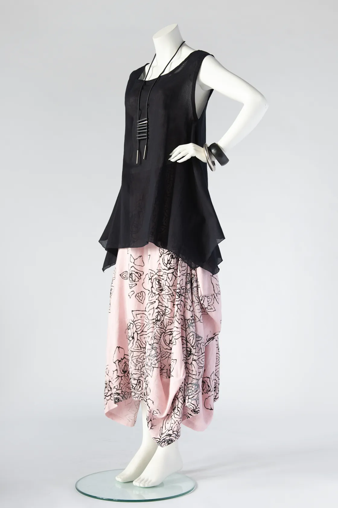 N/S Susan Top in Black Rafina