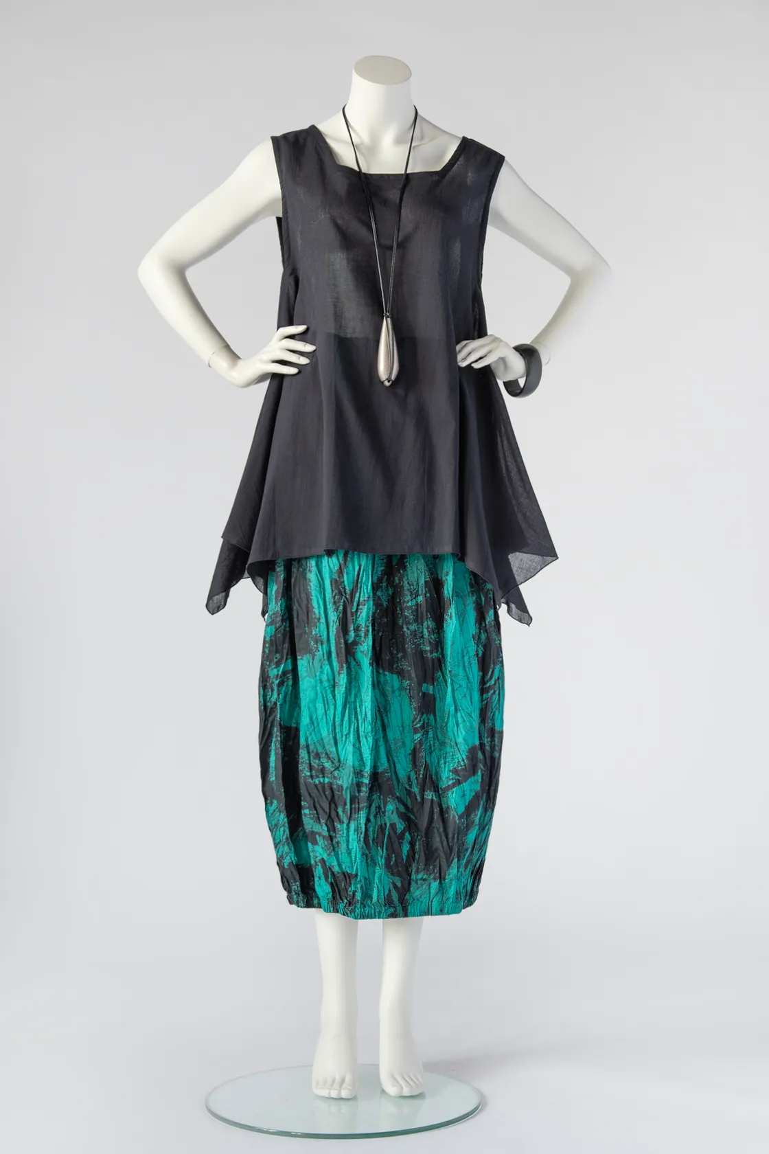 N/S Susan Top in Black Rafina