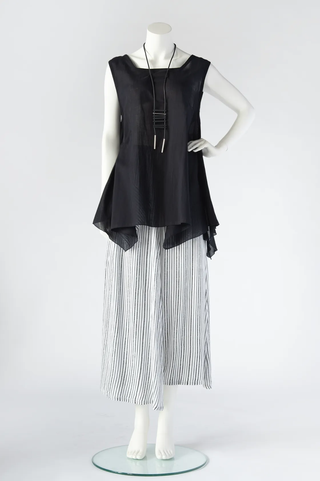 N/S Susan Top in Black Rafina