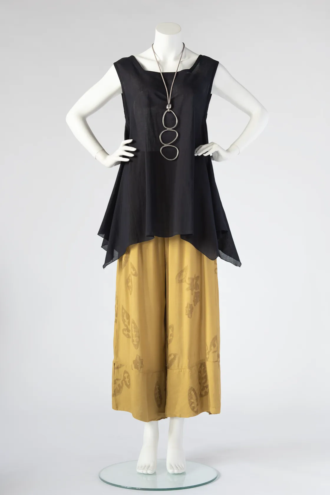 N/S Susan Top in Black Rafina