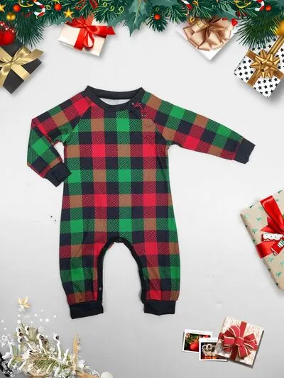 REINDEER GRAPHIC TOP AND PLAID PANTS SET