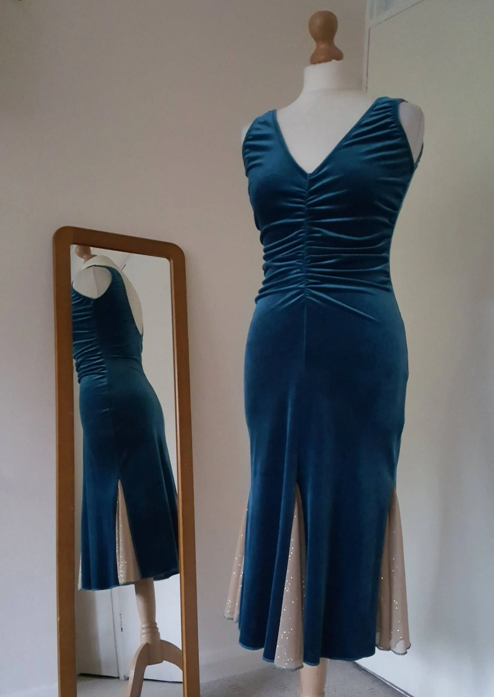 SOFIA Dance dress with shimmer inserts