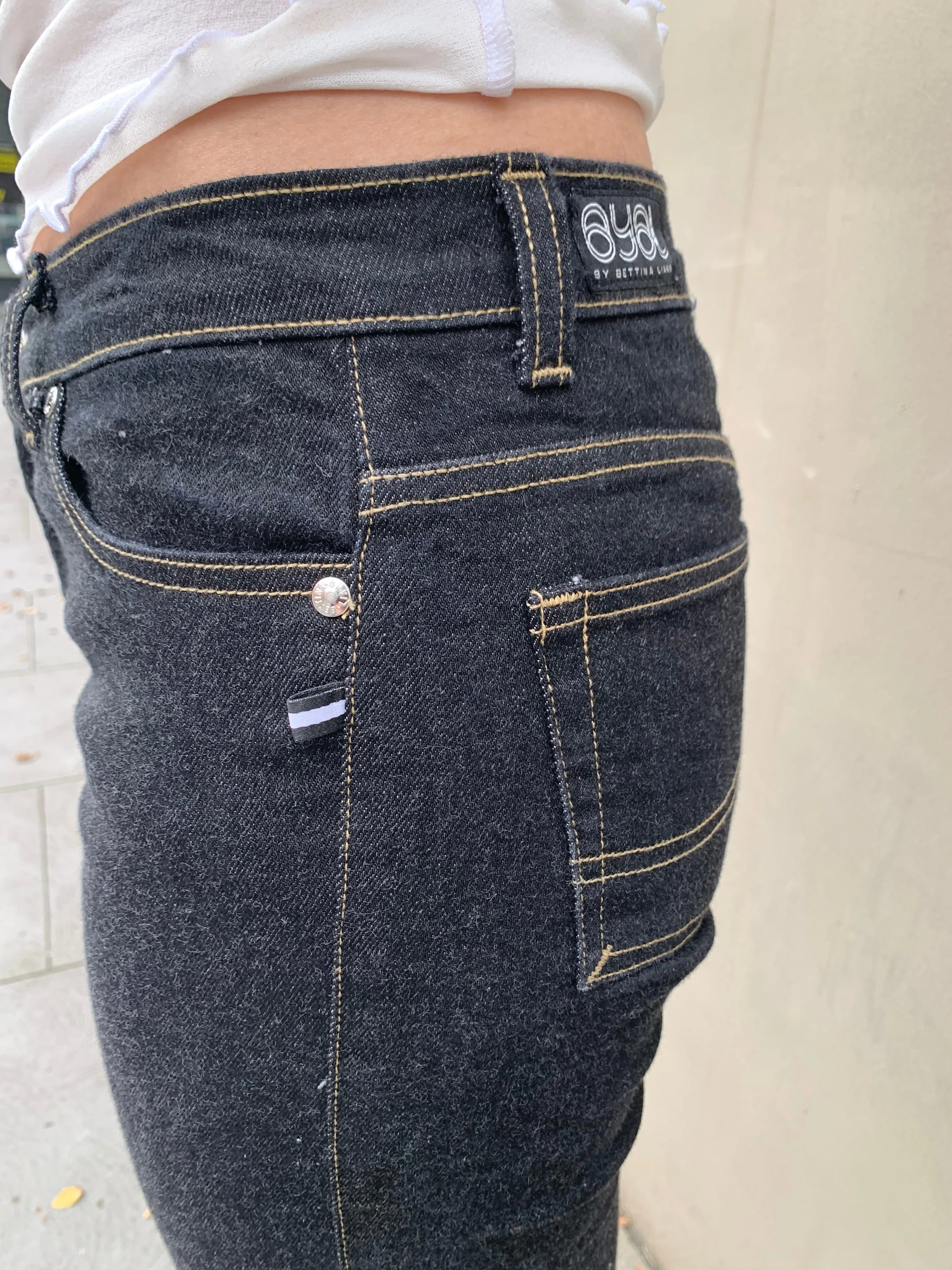 True Boot Leg. 1989. Low Rise. Stretch. Black Denim.